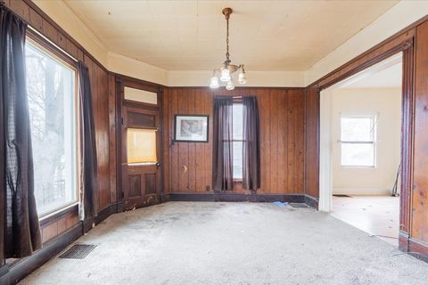 Tiny photo for 916 W Front Street, Bloomington, IL 61701 (MLS # 12527437)