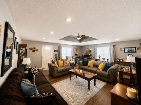Tiny photo for 204 W Parrish Avenue, Benton, IL 62812 (MLS # 12714069)