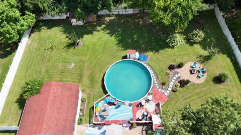 Tiny photo for 204 W Parrish Avenue, Benton, IL 62812 (MLS # 12714069)