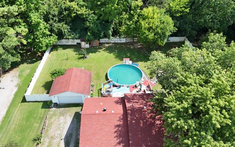 Tiny photo for 204 W Parrish Avenue, Benton, IL 62812 (MLS # 12714069)