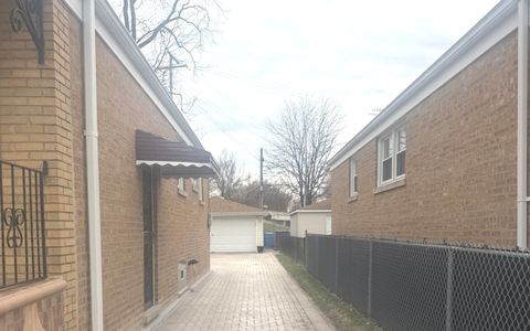 Tiny photo for 2553 W 82nd Place, Chicago, IL 60652 (MLS # 12540501)