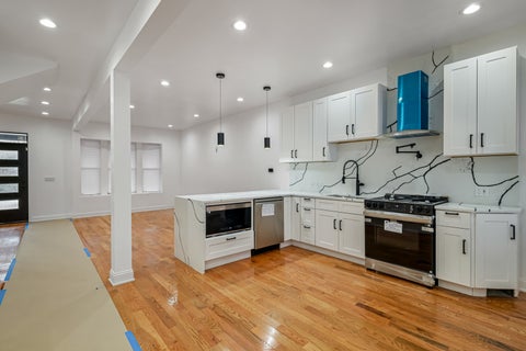 Tiny photo for 6845 S Saint Lawrence Avenue, Chicago, IL 60637 (MLS # 12614066)