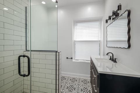 Tiny photo for 6845 S Saint Lawrence Avenue, Chicago, IL 60637 (MLS # 12614066)