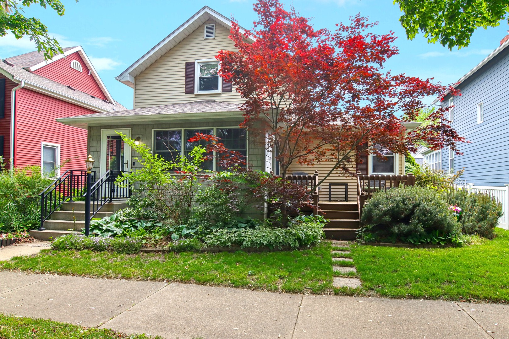 215 W North Street