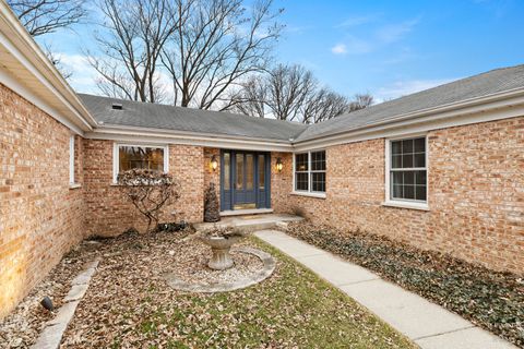 Tiny photo for 320 Fox Hunt Trail, Barrington, IL 60010 (MLS # 12584128)