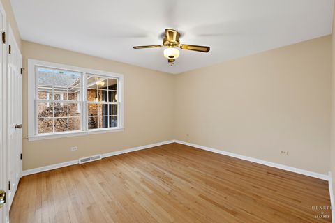 Tiny photo for 320 Fox Hunt Trail, Barrington, IL 60010 (MLS # 12584128)