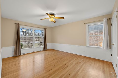 Tiny photo for 320 Fox Hunt Trail, Barrington, IL 60010 (MLS # 12584128)