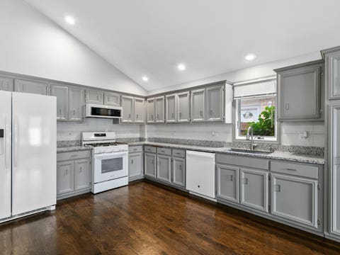 Tiny photo for 10633 S Whipple Street, Chicago, IL 60655 (MLS # 12735365)