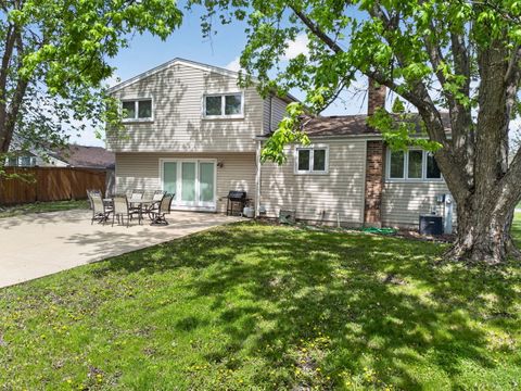 Tiny photo for 525 REVERE Avenue, Westmont, IL 60559 (MLS # 12614770)