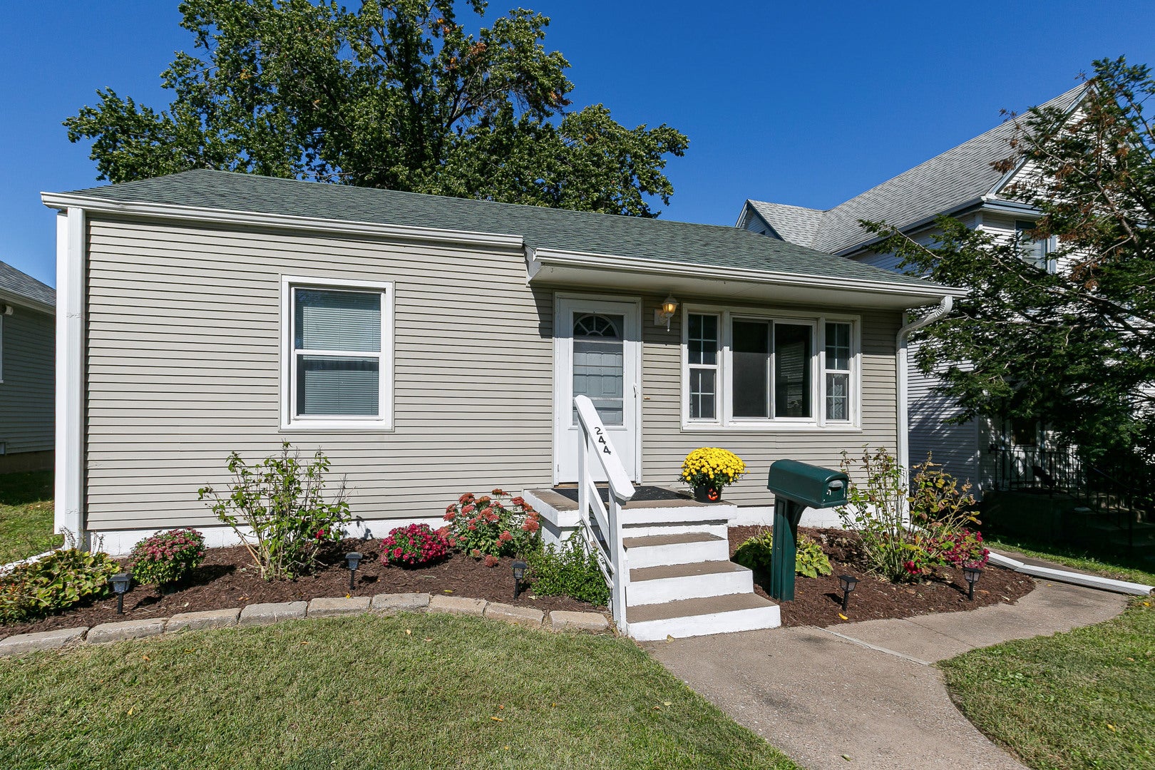 244 W 31ST Street