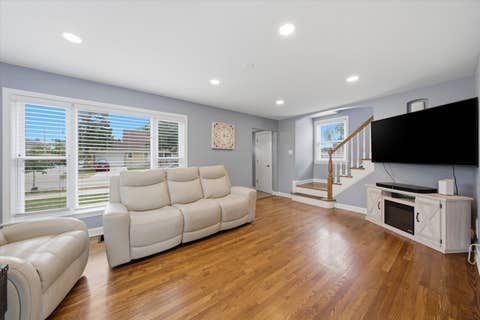Tiny photo for 1616 Balmoral Avenue, Westchester, IL 60154 (MLS # 12707131)