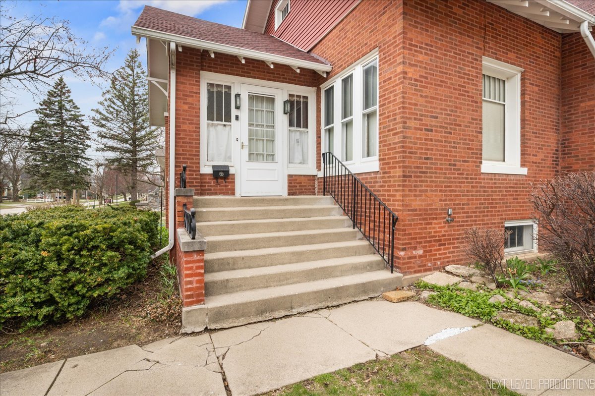 328 W Judd Street