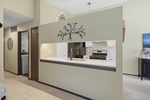 Tiny photo for 1 W Stonebridge Court #1C, Palos Hills, IL 60465 (MLS # 12737180)