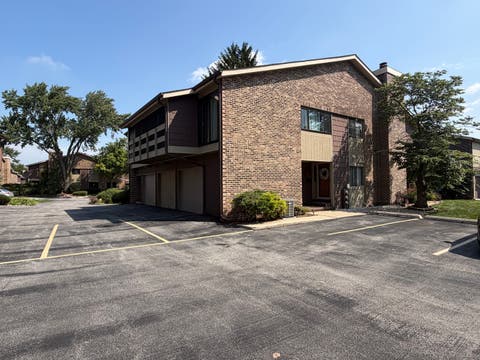 Photo of 1 W Stonebridge Court #1C, Palos Hills, IL 60465 (MLS # 12737180)
