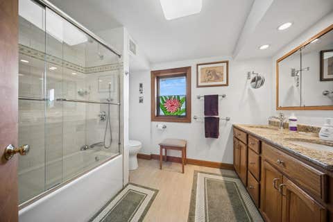 Tiny photo for 6647 N Crawford Avenue, Lincolnwood, IL 60712 (MLS # 12719370)