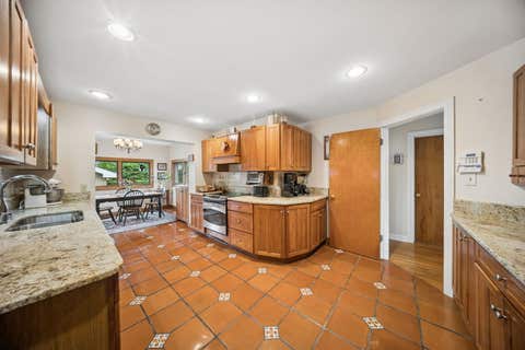 Tiny photo for 6647 N Crawford Avenue, Lincolnwood, IL 60712 (MLS # 12719370)
