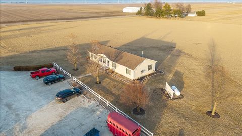 Tiny photo for 26151 E 2500 North Road, Lexington, IL 61753 (MLS # 12555148)