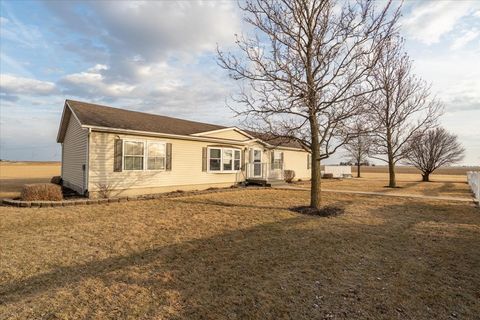 Tiny photo for 26151 E 2500 North Road, Lexington, IL 61753 (MLS # 12555148)