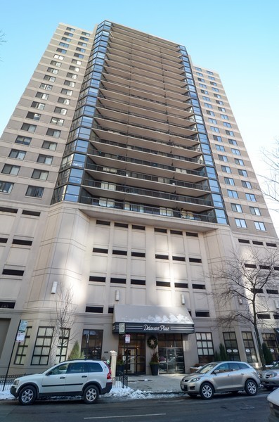 Photo 1 of 12 — 33 W Delaware Place 15H, Chicago, IL 60610
