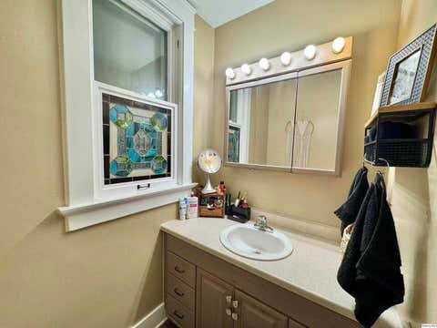 Tiny photo for 423 N 14th St, Quincy, IL 62301 (MLS # 12610960)
