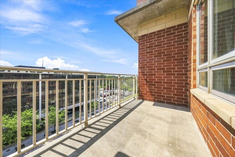 Tiny photo for 6000 N Cicero Avenue #515, Chicago, IL 60646 (MLS # 12721620)