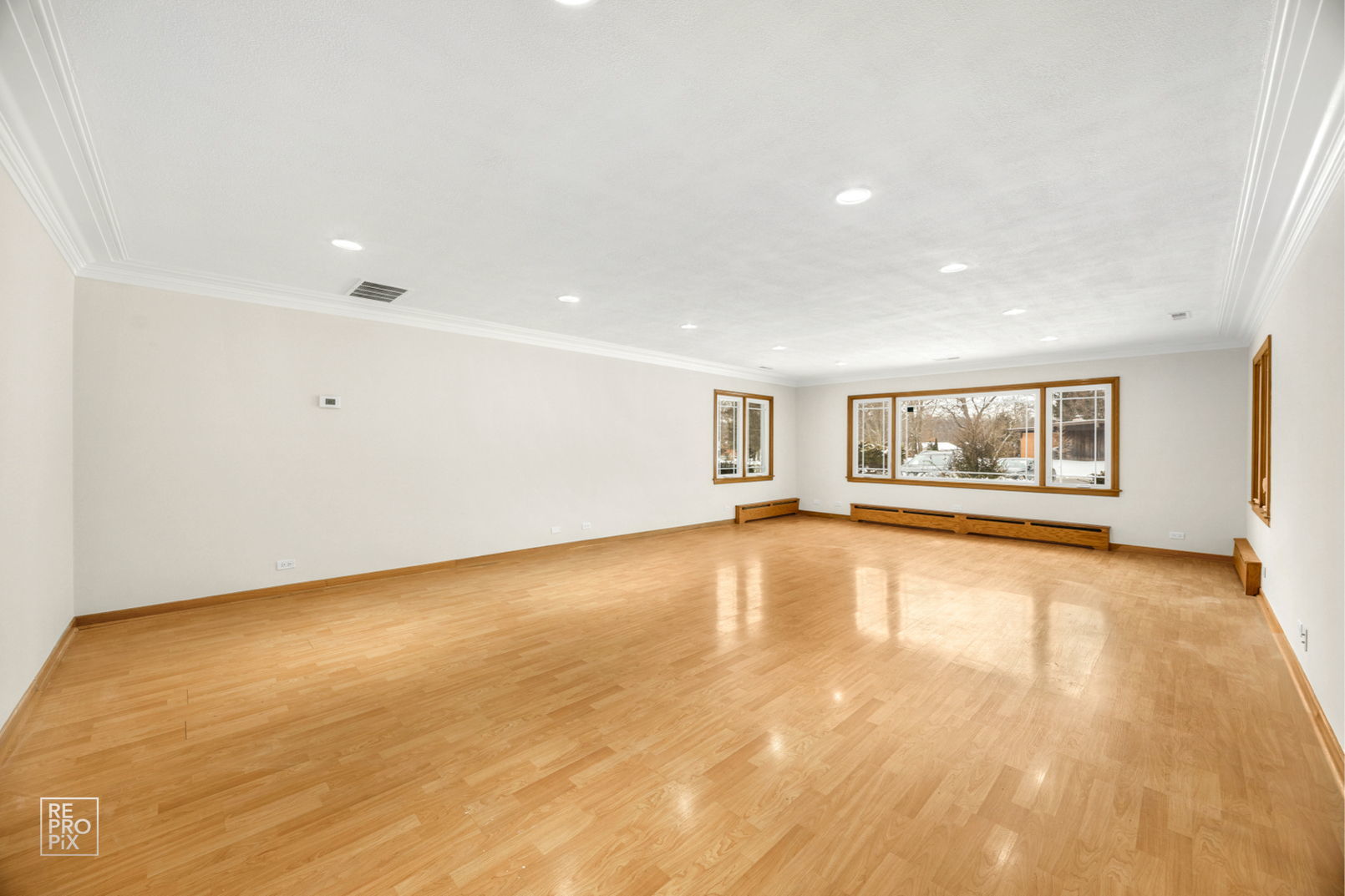 17w120 Woodland Avenue