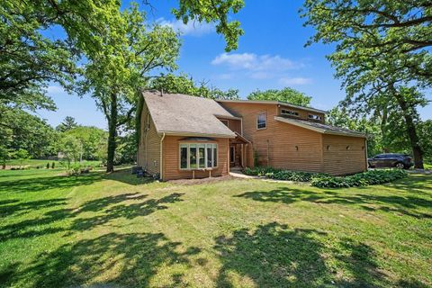 Photo of 19629 Woodside Drive, New Lenox, IL 60451 (MLS # 12660136)