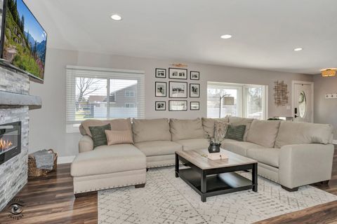 Tiny photo for 13760 W Sandstone Drive, Homer Glen, IL 60491 (MLS # 12600880)