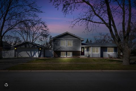 Tiny photo for 13760 W Sandstone Drive, Homer Glen, IL 60491 (MLS # 12600880)