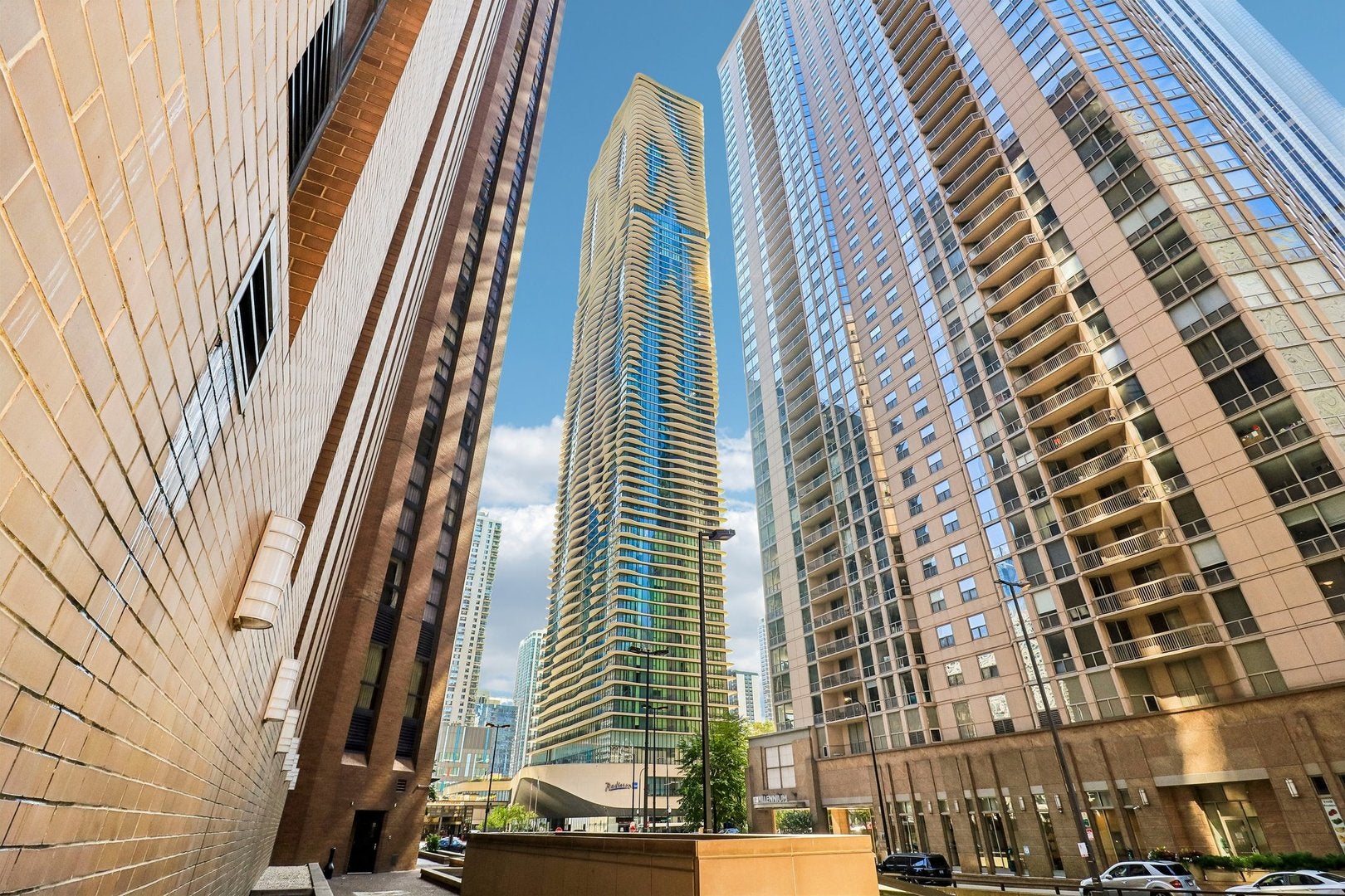 225 N Columbus Drive 6103