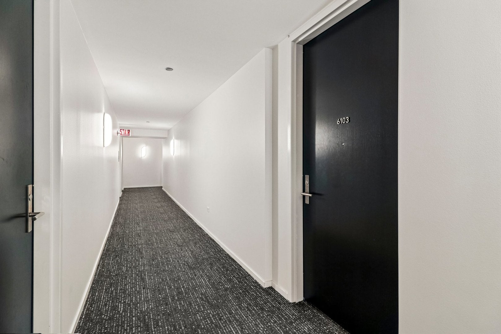 225 N Columbus Drive 6103
