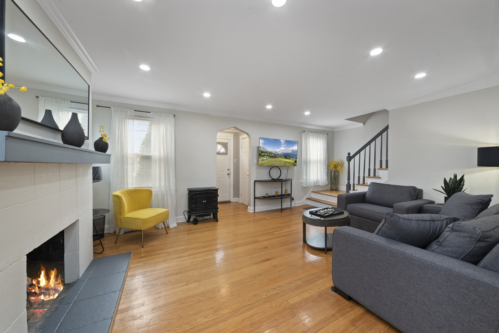 3043 W 96th Place