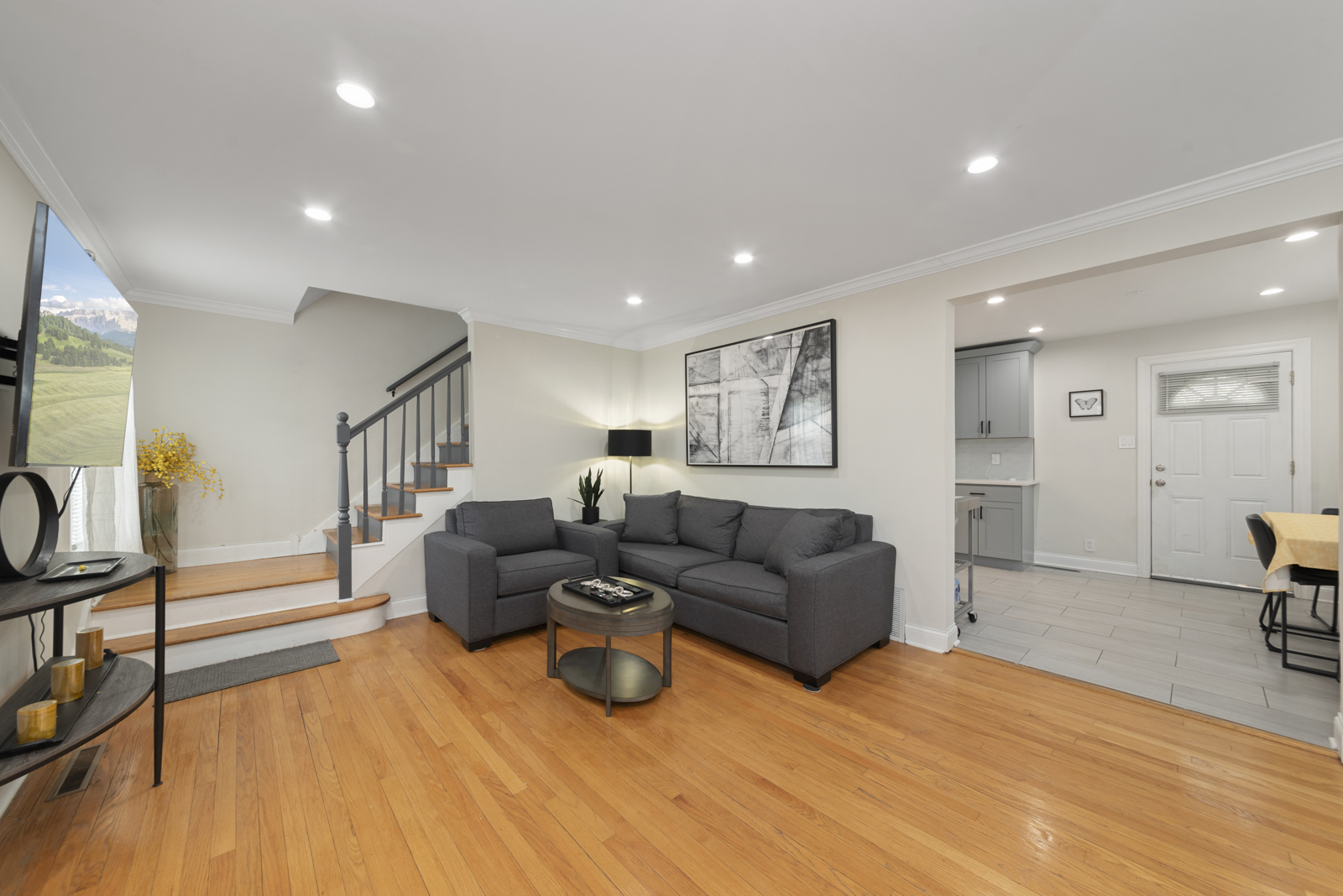 3043 W 96th Place