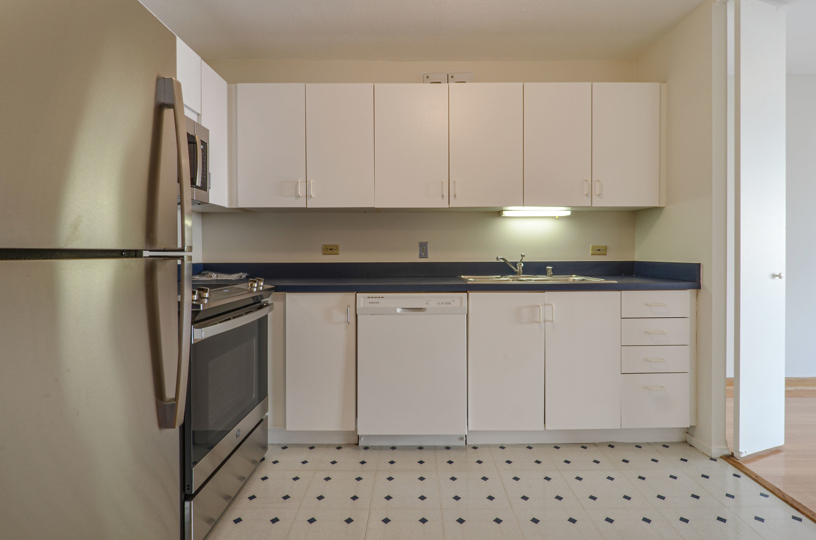 405 N WABASH Avenue 2214