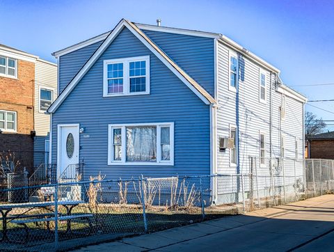 Tiny photo for 1911 N 19th Avenue, Melrose Park, IL 60160 (MLS # 12534529)