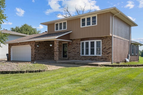 Tiny photo for 3027 Kelling Street, Davenport, IA 52804 (MLS # 12721211)