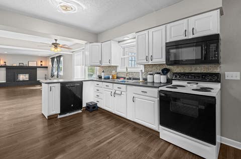 Tiny photo for 3027 Kelling Street, Davenport, IA 52804 (MLS # 12721211)