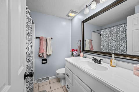Tiny photo for 3027 Kelling Street, Davenport, IA 52804 (MLS # 12721211)