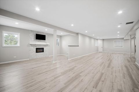 Tiny photo for 40 Wood Oaks Drive, South Barrington, IL 60010 (MLS # 12652392)