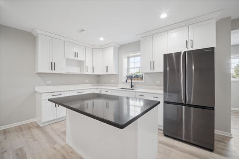 Tiny photo for 40 Wood Oaks Drive, South Barrington, IL 60010 (MLS # 12652392)