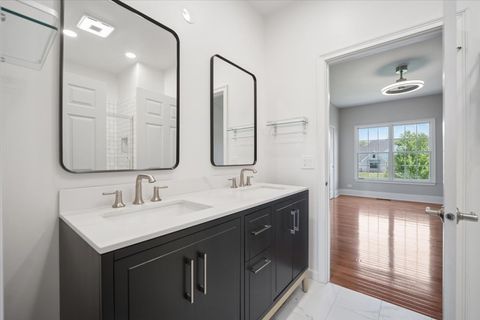 Tiny photo for 40 Wood Oaks Drive, South Barrington, IL 60010 (MLS # 12652392)