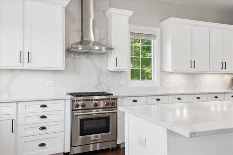 Tiny photo for 40 Wood Oaks Drive, South Barrington, IL 60010 (MLS # 12652392)