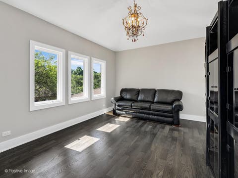 Tiny photo for 1411 Hawthorne Lane, Hinsdale, IL 60521 (MLS # 12719634)