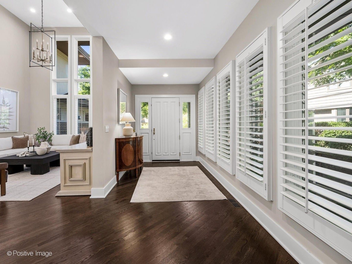 1411 Hawthorne Lane
