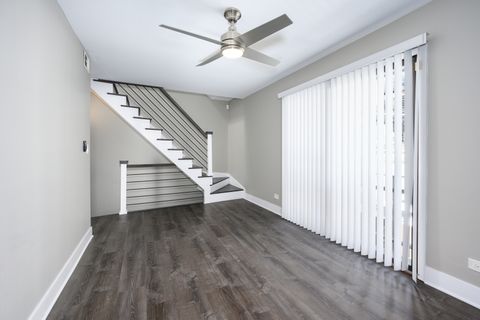 Tiny photo for 820 W WOLFRAM Street #B, Chicago, IL 60657 (MLS # 12474700)