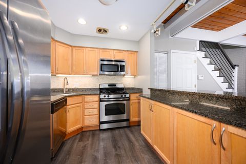 Tiny photo for 820 W WOLFRAM Street #B, Chicago, IL 60657 (MLS # 12474700)