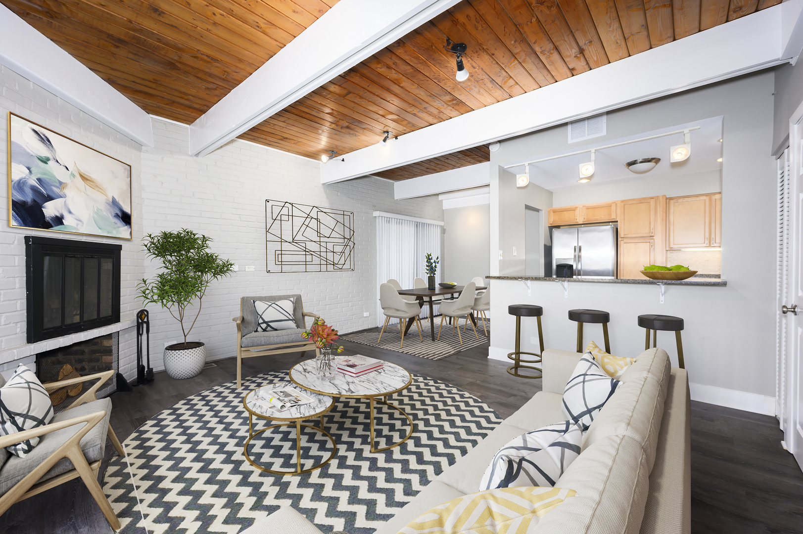 820 W WOLFRAM Street B