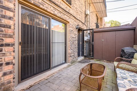Tiny photo for 820 W WOLFRAM Street #B, Chicago, IL 60657 (MLS # 12474700)
