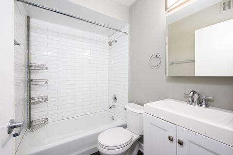 Tiny photo for 820 W WOLFRAM Street #B, Chicago, IL 60657 (MLS # 12474700)