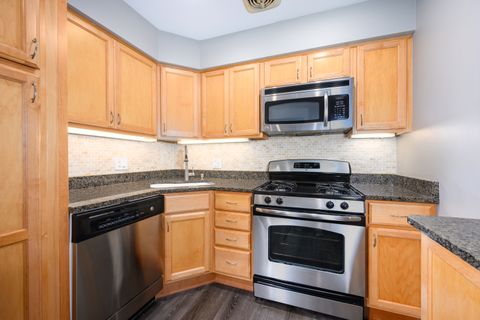 Tiny photo for 820 W WOLFRAM Street #B, Chicago, IL 60657 (MLS # 12474700)